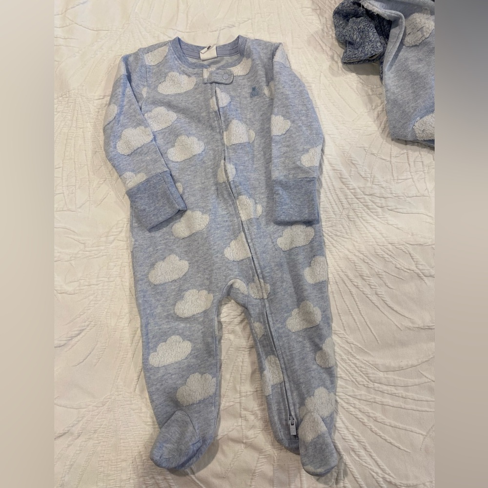 Baby Gap - Brannan Bear cloud - size 6-9 months
